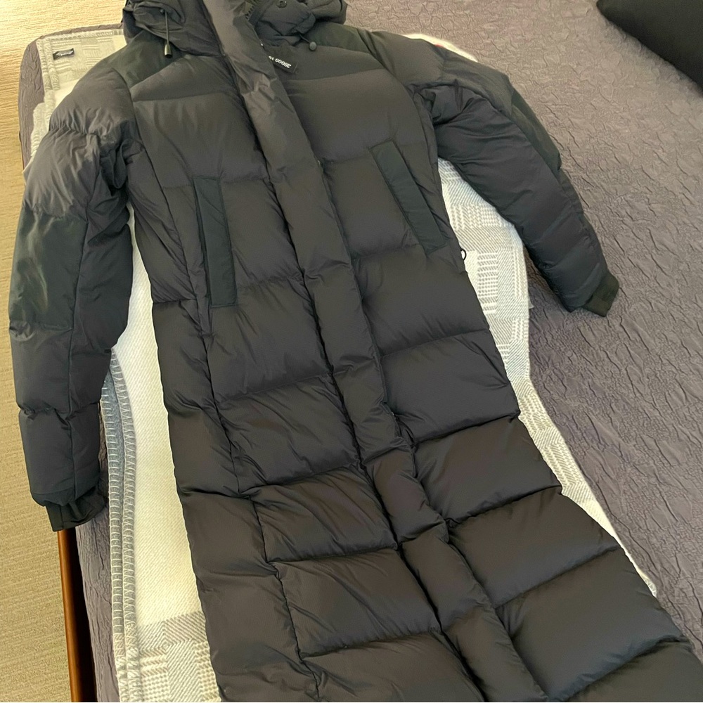 Authentic Canada Goose Alliston Parka, Black, XS, (NOT fusion fit), LIKE NEW!!